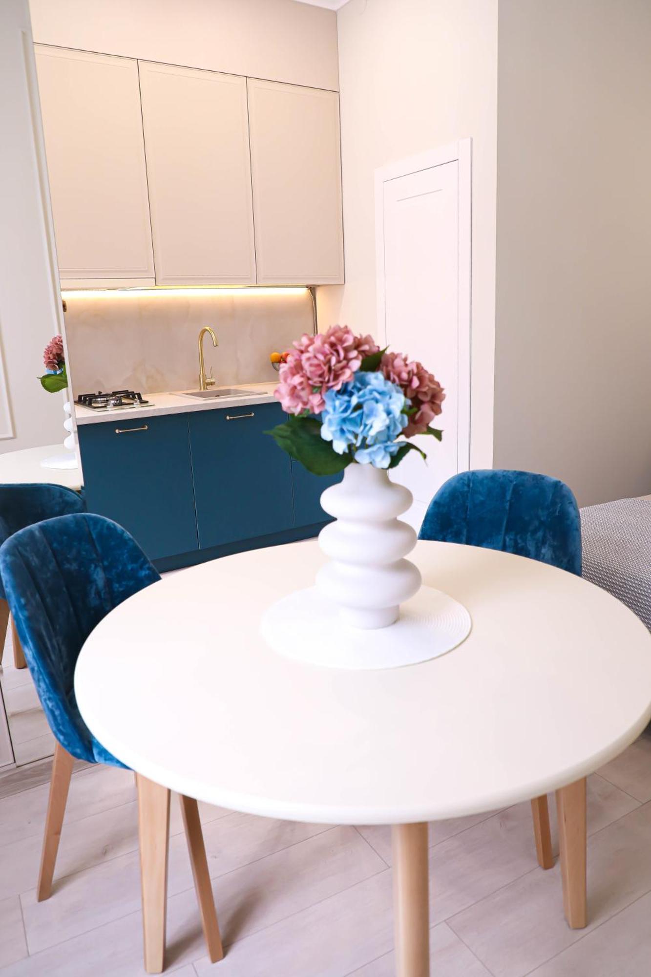 Modern Apartment, 3Mins To Opera リヴィウ エクステリア 写真