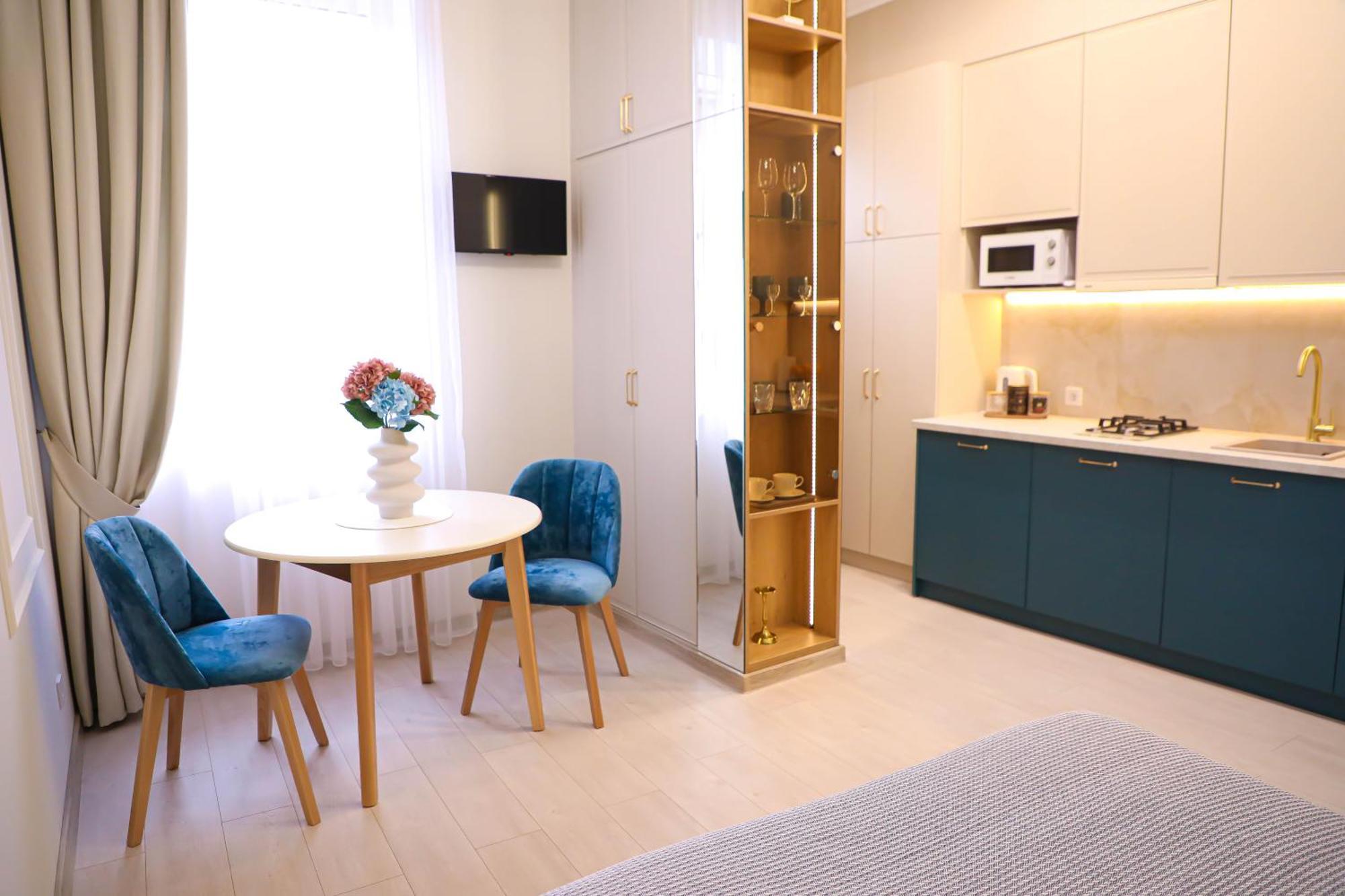 Modern Apartment, 3Mins To Opera リヴィウ エクステリア 写真